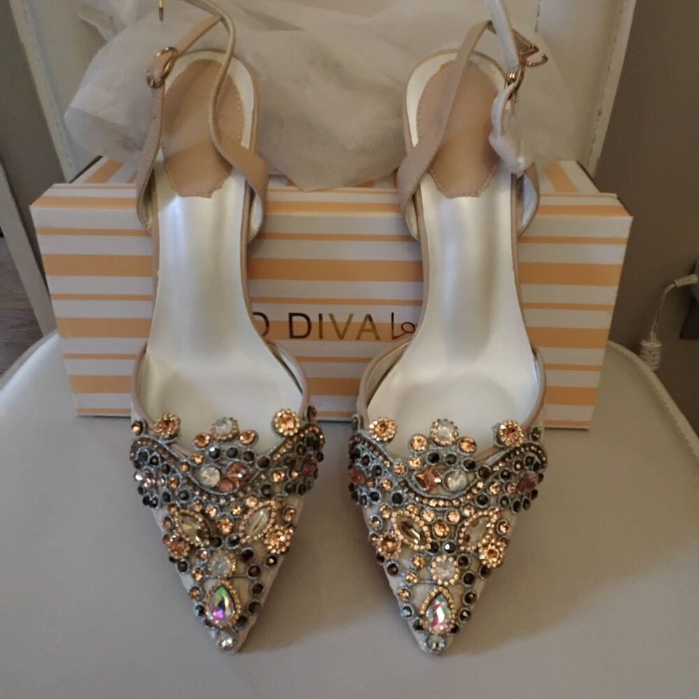 Designer dressy shoes size 7 new unique stone qua.lety